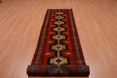 Hamedan Red Runner Hand Knotted 27 X 129 Area Rug 100-74888 Image 3