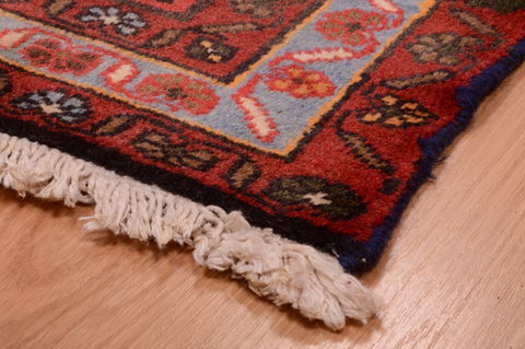 Hamedan Red Runner Hand Knotted 27 X 129 Area Rug 100-74888 Image 7