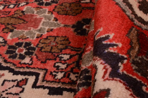 Hamedan Red Runner Hand Knotted 26 X 126 Area Rug 100-74889 Image 3