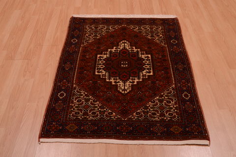 Gholtogh Red Hand Knotted 31 X 50 Area Rug 100-74899 Image 1