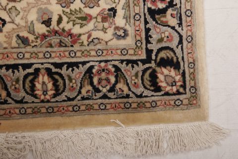 Tabriz Multicolor Hand Knotted 25 X 42  Area Rug 155-74924 Image 6