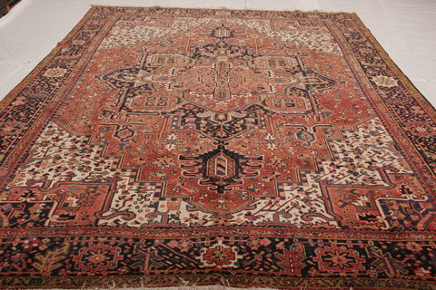 Heriz Red Hand Knotted 99 X 126 Area Rug 155-74949 Image 1
