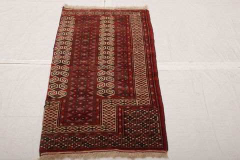 Turkman Red Hand Knotted 20 X 38 Area Rug 155-74977 Image 2