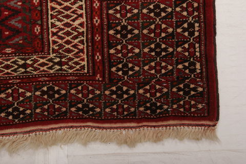 Turkman Red Hand Knotted 20 X 38 Area Rug 155-74977 Image 3