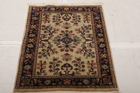 Sarouk Multicolor Hand Knotted 22 X 32 Area Rug 155-75071 Image 2