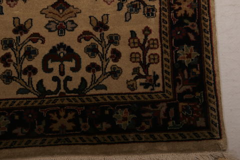 Sarouk Multicolor Hand Knotted 22 X 32 Area Rug 155-75071 Image 4