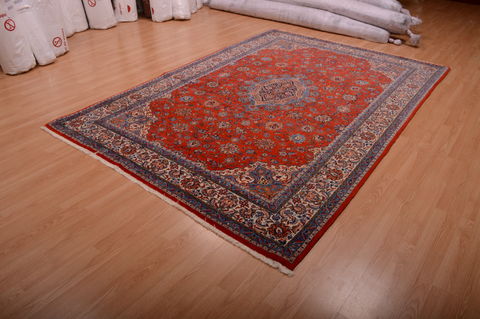 Sarouk Red Hand Knotted 68 X 98 Area Rug 100-75166 Image 2