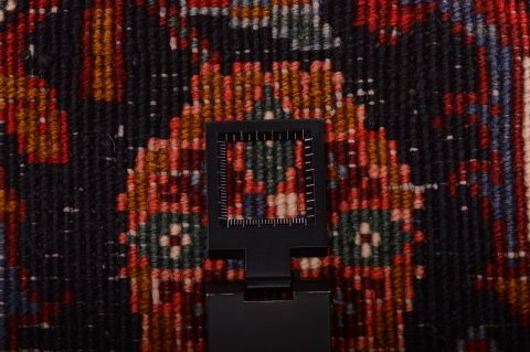 Heriz Red Hand Knotted 70 X 113 Area Rug 100-75328 Image 11
