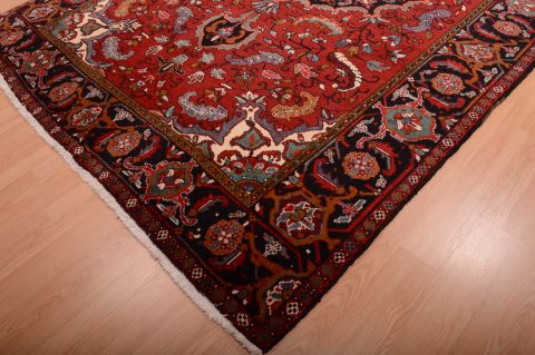 Heriz Red Hand Knotted 70 X 113 Area Rug 100-75328 Image 3