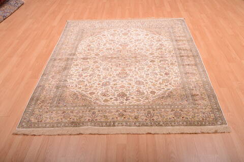Kashmir Beige Hand Knotted 50 X 70  Area Rug 100-75449 Image 8