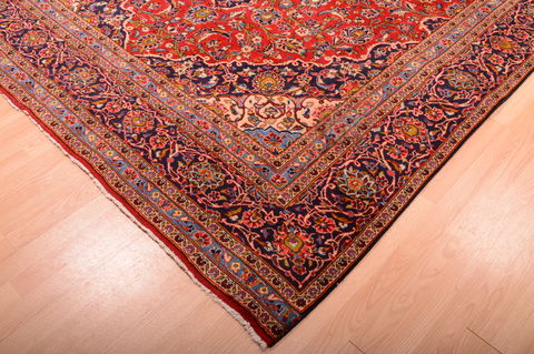 Kashan Red Hand Knotted 74 X 120 Area Rug 100-75868 Image 3