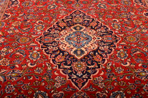 Kashan Red Hand Knotted 74 X 120 Area Rug 100-75868 Image 5