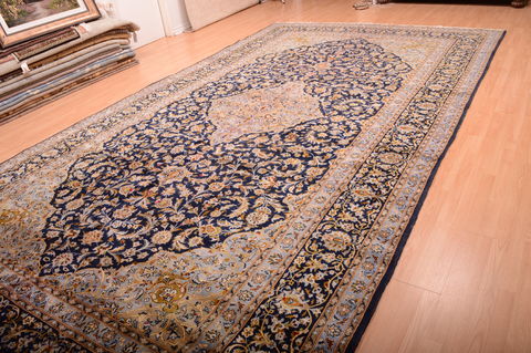 Kashan Blue Hand Knotted 98 X 175 Area Rug 100-75971 Image 12