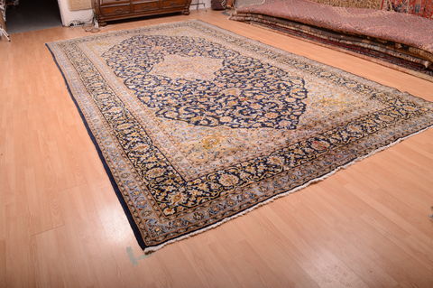 Kashan Blue Hand Knotted 98 X 175 Area Rug 100-75971 Image 14