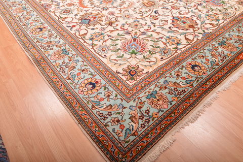 Tabriz Beige Hand Knotted 102 X 136 Area Rug 100-76013 Image 3