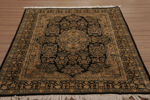 Tabriz Multicolor Hand Knotted 47 X 70 Area Rug 155-76157 Image 1