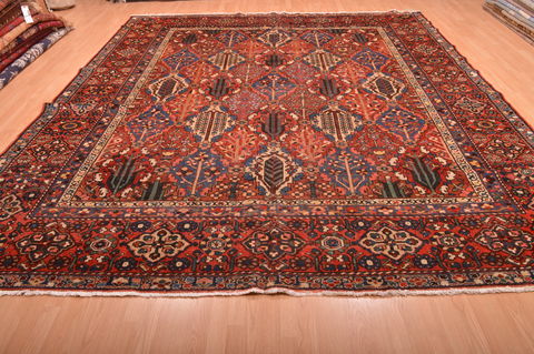 Bakhtiar Red Hand Knotted 104 X 122 Area Rug 100-76175 Image 1