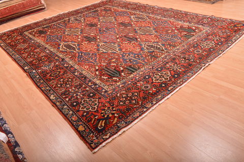 Bakhtiar Red Hand Knotted 104 X 122 Area Rug 100-76175 Image 3
