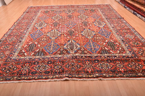Bakhtiar Red Hand Knotted 104 X 122 Area Rug 100-76175 Image 4