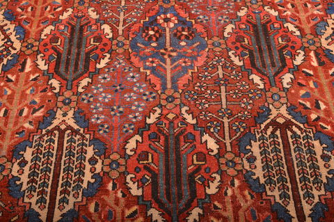 Bakhtiar Red Hand Knotted 104 X 122 Area Rug 100-76175 Image 9
