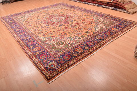 Tabriz Orange Hand Knotted 100 X 129 Area Rug 100-76286 Image 12