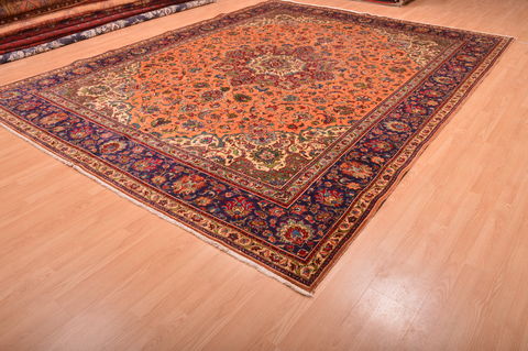 Tabriz Orange Hand Knotted 100 X 129 Area Rug 100-76286 Image 2