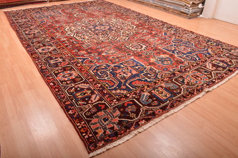 Bakhtiar Brown Hand Knotted 98 X 151 Area Rug 100-76290 Image 1