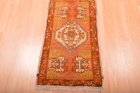 Tabriz Beige Hand Knotted 19 X 29 Area Rug 100-76301 Image 1