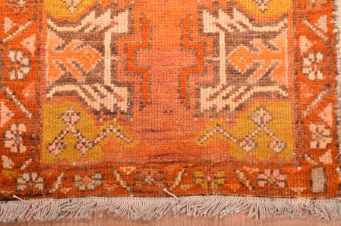 Tabriz Beige Hand Knotted 19 X 29 Area Rug 100-76301 Image 5