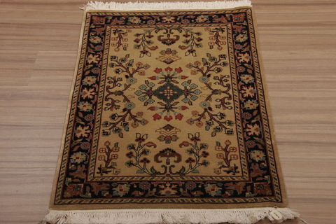 Sarouk Multicolor Hand Knotted 22 X 32 Area Rug 155-76364 Image 1