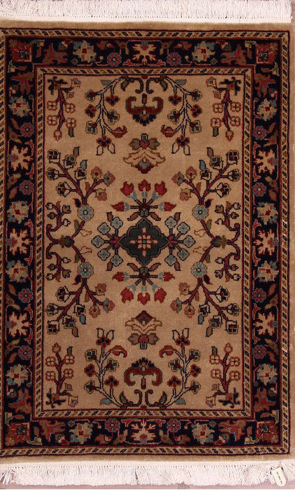 Sarouk Multicolor Hand Knotted 22 X 32 Area Rug 155-76364 Image 0