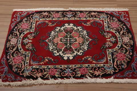 Tabriz Red Hand Knotted 24 X 31  Area Rug 155-76373 Image 2