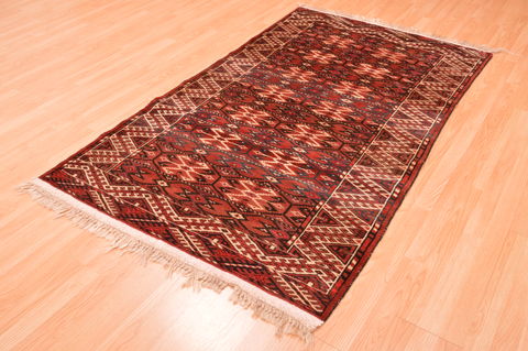 Baluch Red Hand Knotted 41 X 67 Area Rug 100-76427 Image 5
