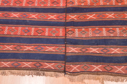 Kilim Red Hand Knotted 62 X 74 Area Rug 100-76488 Image 5