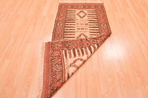 Kilim Beige Hand Knotted 28 X 58 Area Rug 100-76563 Image 4
