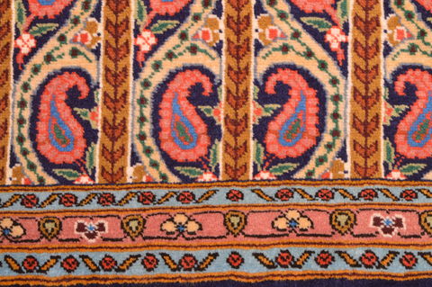 Qum Red Hand Knotted 25 X 31 Area Rug 100-76570 Image 5