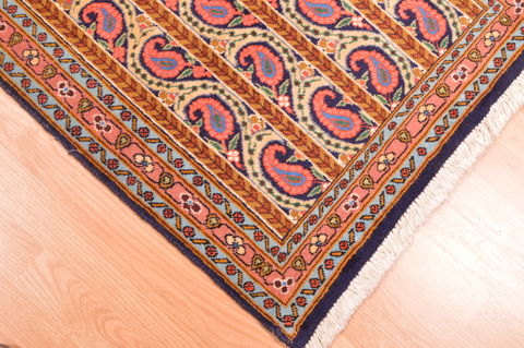 Qum Red Hand Knotted 25 X 31 Area Rug 100-76570 Image 6
