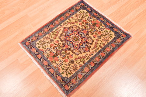 Sarouk Beige Hand Knotted 23 X 28 Area Rug 253-89291 Image 1