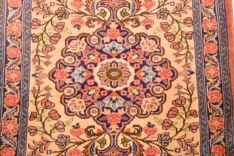 Sarouk Beige Hand Knotted 23 X 28 Area Rug 253-89291 Image 8