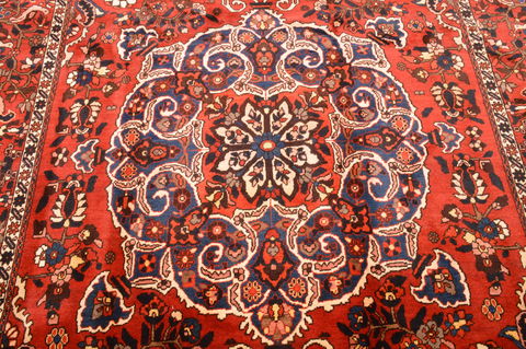 Bakhtiar Red Hand Knotted 70 X 105 Area Rug 100-89787 Image 10