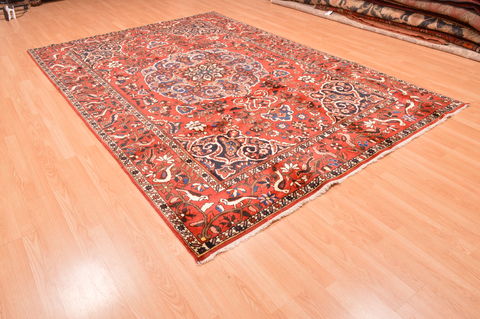 Bakhtiar Red Hand Knotted 70 X 105 Area Rug 100-89787 Image 5