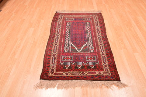Baluch Red Hand Knotted 30 X 47 Area Rug 100-89921 Image 4