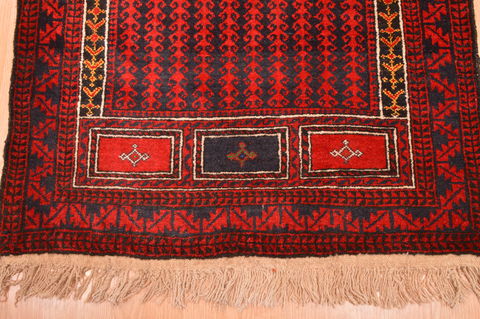 Baluch Red Hand Knotted 30 X 47 Area Rug 100-89934 Image 7