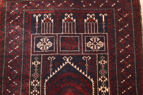 Baluch Red Hand Knotted 30 X 47 Area Rug 100-89939 Image 5