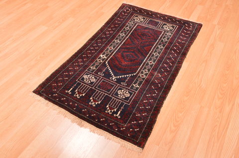Baluch Red Hand Knotted 30 X 47 Area Rug 100-89939 Image 7